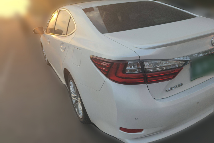 雷克萨斯ES 2015款 200 精英版车身外观6003
