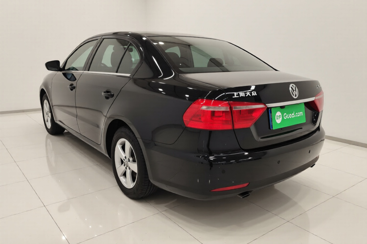 大众 朗逸 2013款 改款经典 1.6L 手动风尚版车身外观5