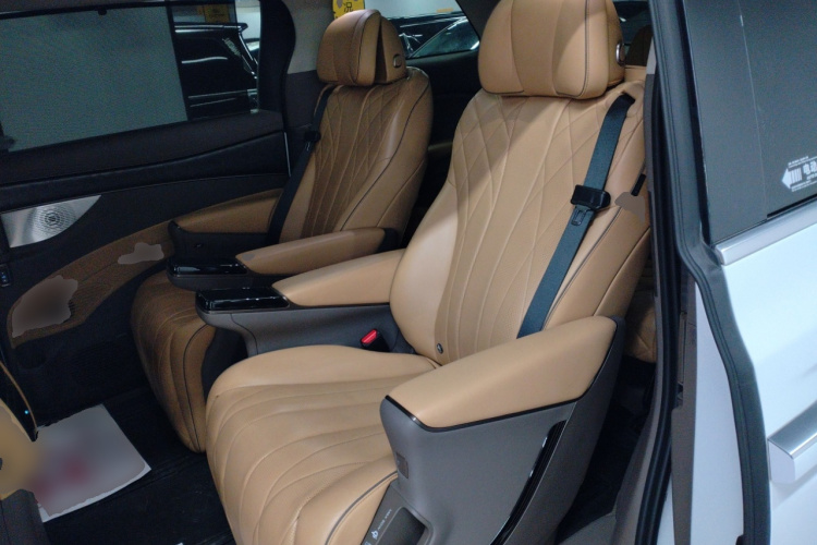 腾势D9 2022款 DM-i 1040 尊贵型中控内饰21