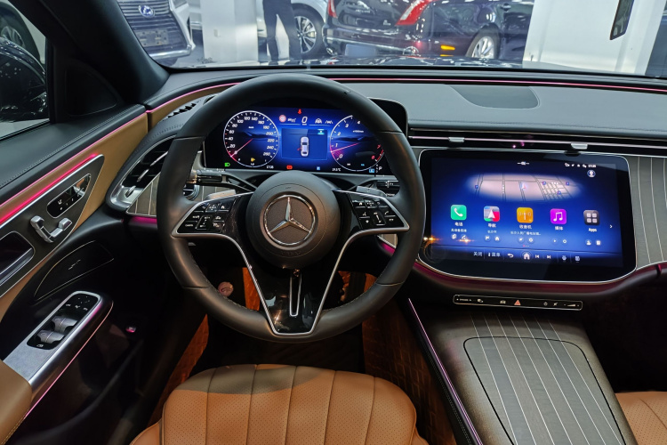 奔驰E级 2024款 E 300 L 时尚型中控内饰7001