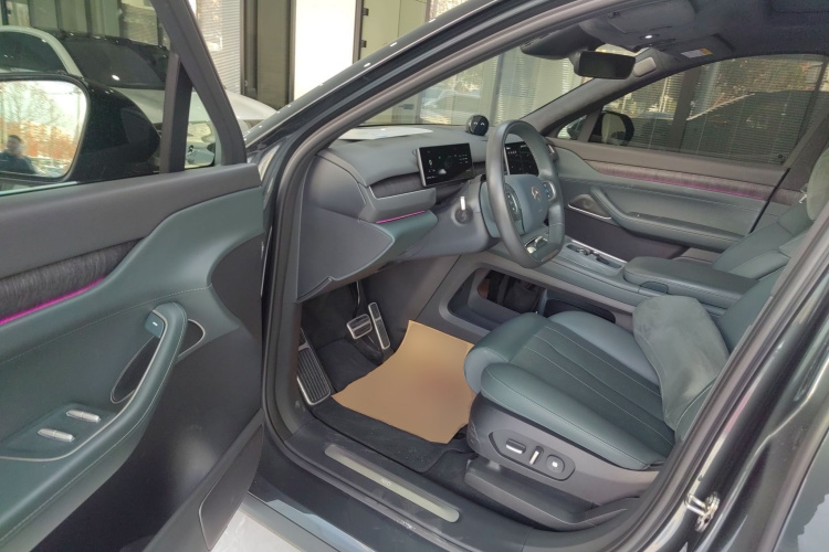 蔚来ES8 2023款 100kWh 签名版中控内饰20