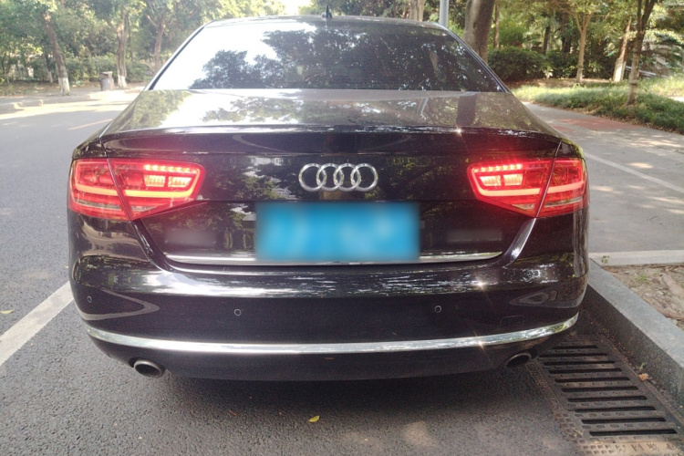 奥迪A8 2013款 A8L 30 FSI 舒适型车身外观6