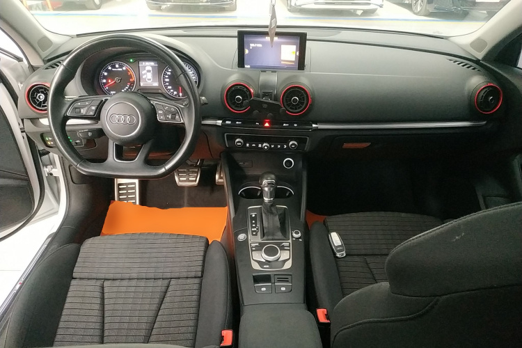 奥迪A3 2020款  Limousine 35 TFSI 运动型 国VI中控内饰12