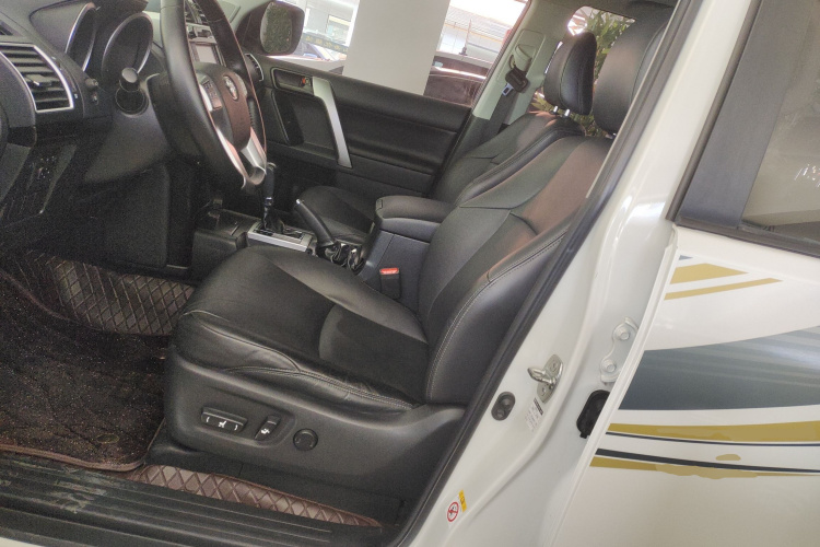 丰田 普拉多 2016款 2.7L 自动标准版中控内饰19