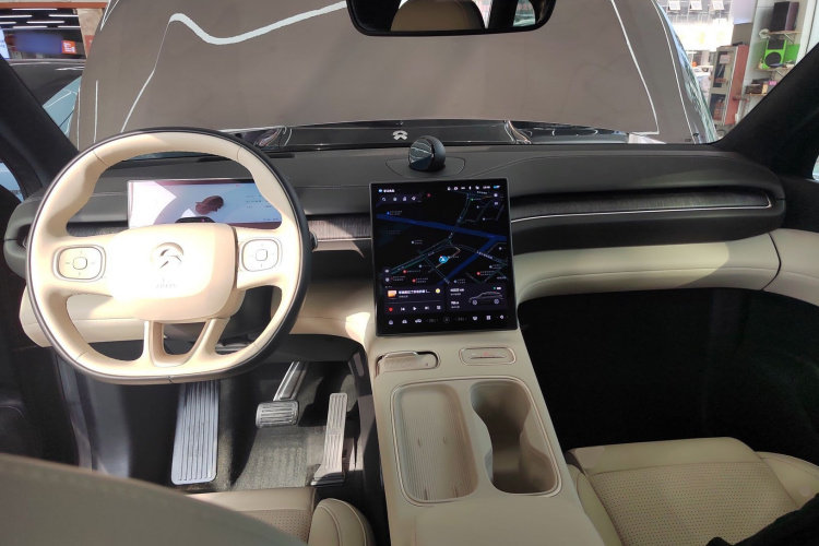 蔚来ES6 2023款 75kWh中控内饰7002