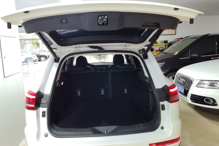 哈弗H7 2017款 红标H7 2.0T 自动豪华型机舱底盘23