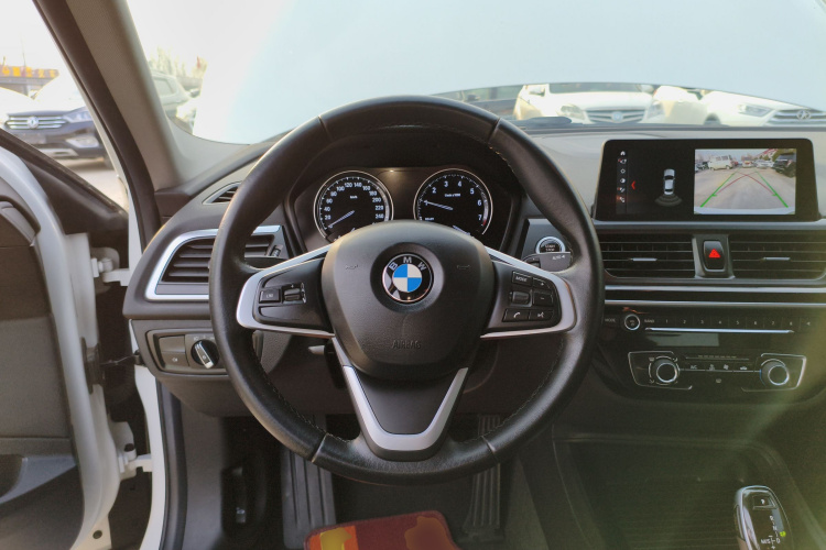 宝马1系 2020款 120i 时尚型局部细节13