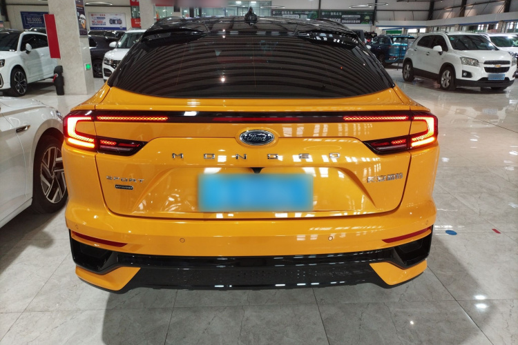福特 蒙迪欧 2024款 2.0T E-混动运动版 ST-Line车身外观6