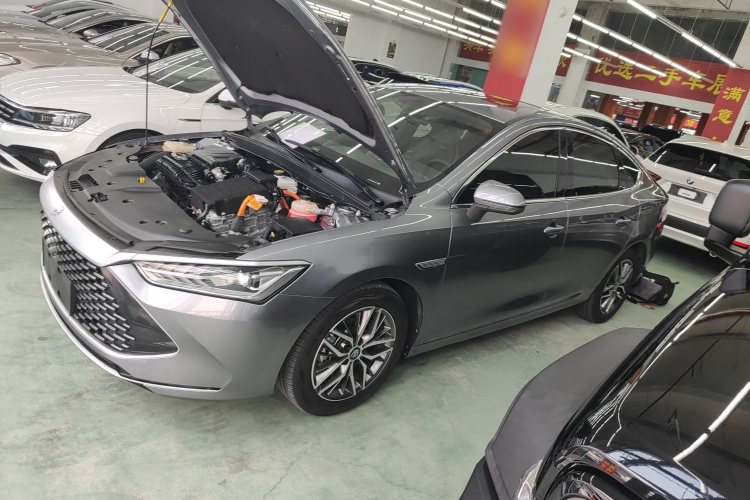 比亚迪 秦PLUS 2021款 DM-i 55KM 旗舰型车身外观4