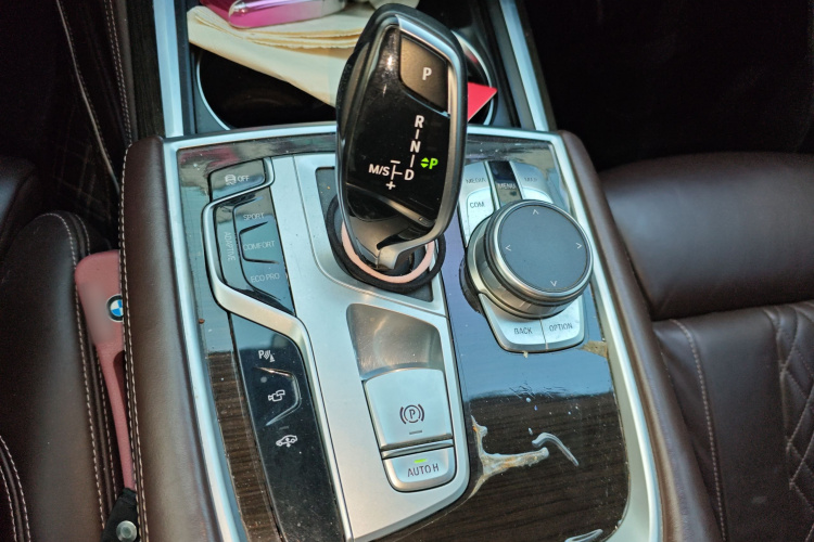 宝马7系 2019款 改款 730Li 豪华套装局部细节18