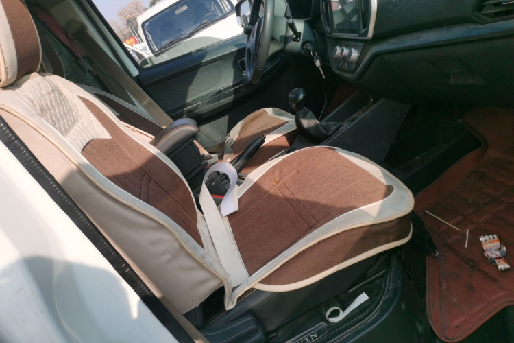 长安凯程 长安睿行EM80 2023款 平顶对开门2座60kW 41.932kWh局部细节41