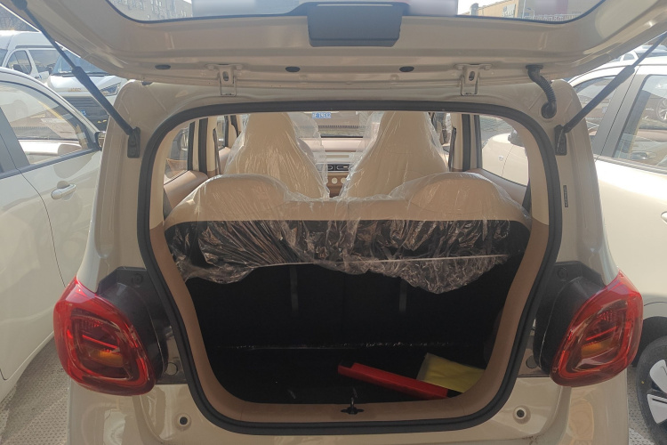 五菱汽车 宏光MINIEV 2025款 四门版 进阶款机舱底盘23