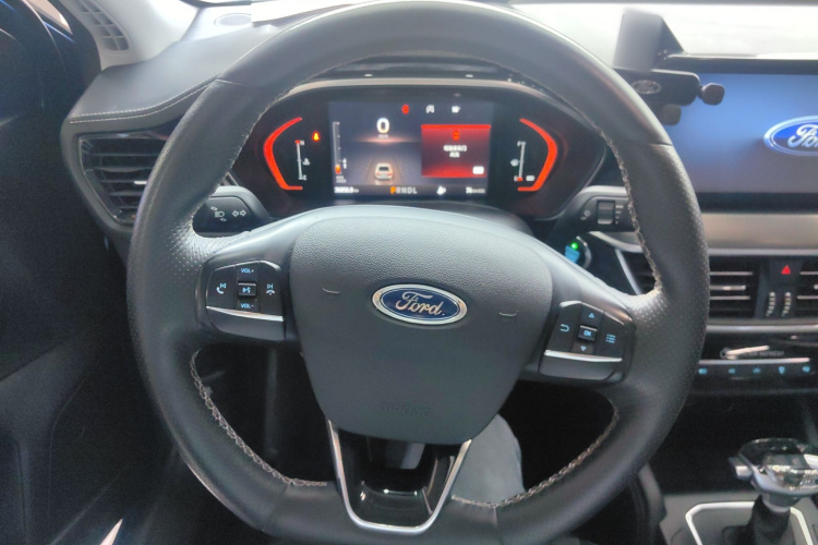 福特 福克斯 2021款 三厢 1.5L 自动锋跃型中控内饰13