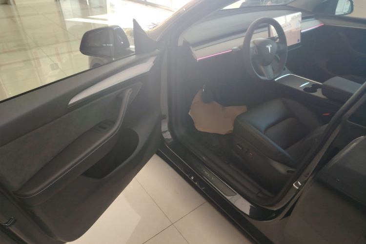 特斯拉 Model Y 2024款 后轮驱动版中控内饰7003