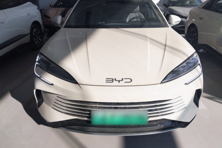 比亚迪 海豹07 DM-i 2025款 智驾版 DM-i 1.5L 125km 尊贵型车身外观2