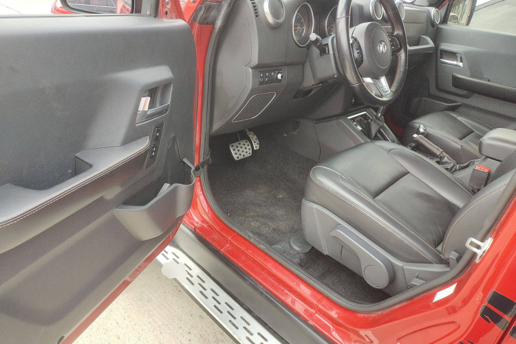 北京BJ40 2016款 40L 2.3T 自动四驱尊享版中控内饰20