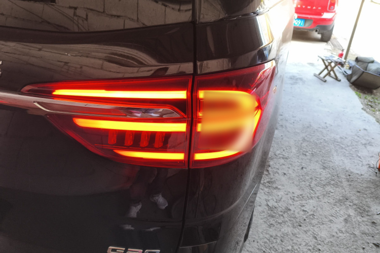 上汽大通MAXUS 大通G20 2020款 2.0T 汽油自动智尊版车身外观9