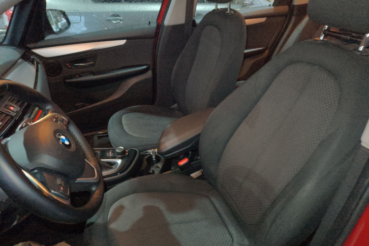 宝马2系旅行车 2016款 218i 领先型中控内饰19