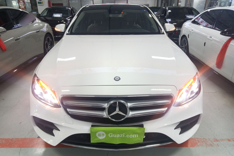 奔驰E级 2016款 E 300 L 运动豪华型车身外观2