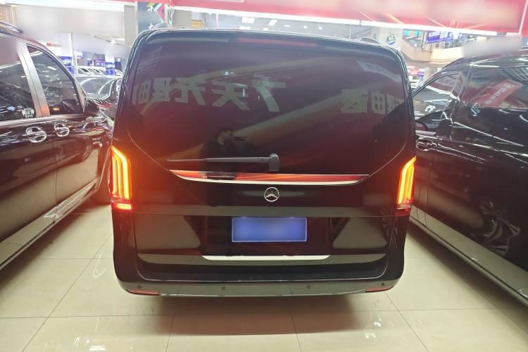 奔驰V级 2018款 V 260 领航版 国VI车身外观6004