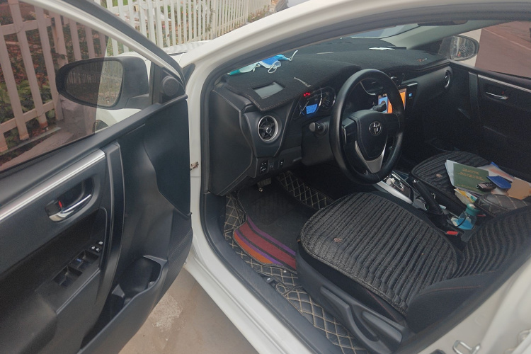 丰田 卡罗拉 2018款 1.2T S-CVT GL智享版中控内饰20