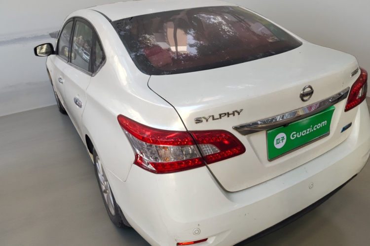 日产 轩逸 2014款 1.6XV CVT尊享版车身外观5