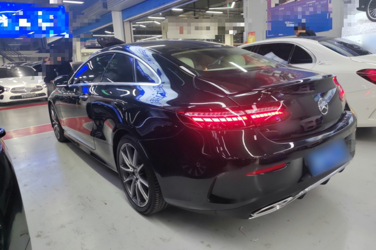 奔驰E级(进口) 2023款 改款 E 260 轿跑车车身外观4