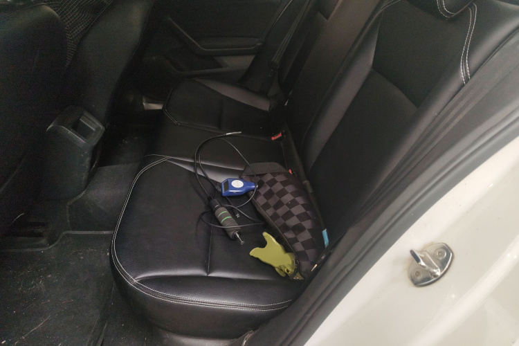 大众 凌渡 2015款 230TSI 手动风尚版中控内饰21