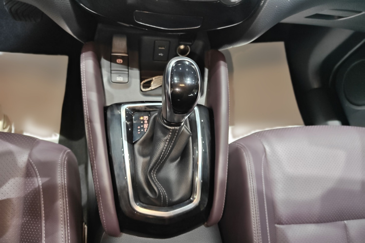 日产 逍客 2021款 2.0L CVT豪华领航版局部细节18