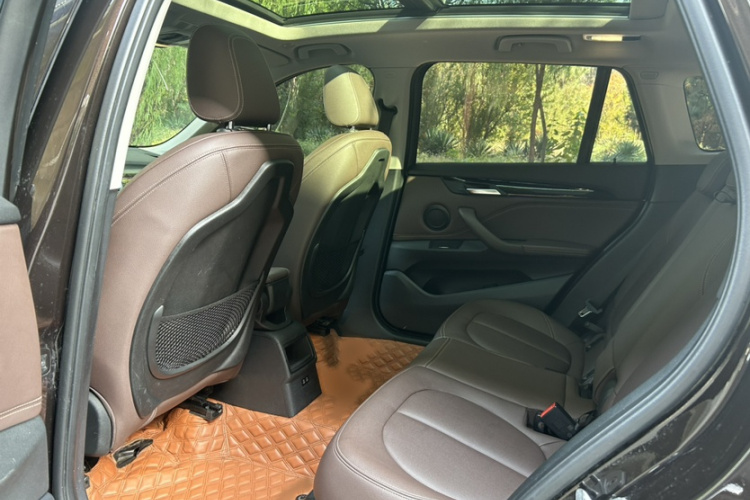 宝马X1 2020款 sDrive20Li 时尚型中控内饰7004