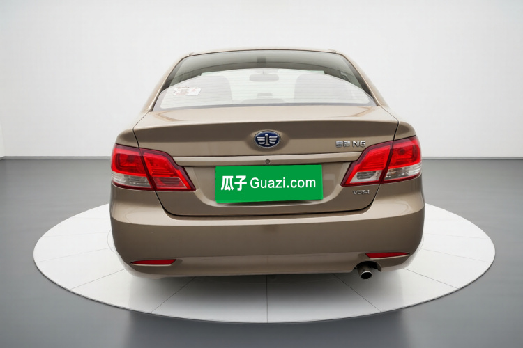 一汽 夏利N5 2014款 1.0L 手动舒适型车身外观6