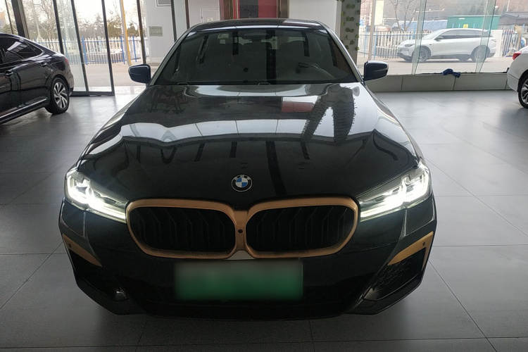 宝马5系新能源 2021款 535Le 先锋版M运动套装车身外观2