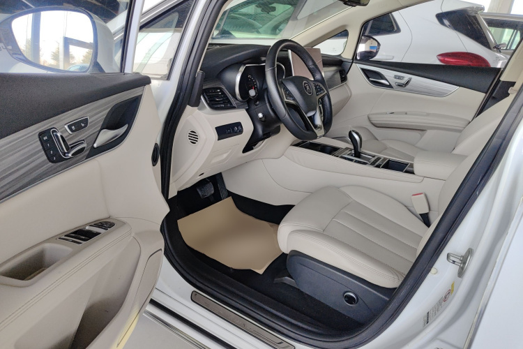 比亚迪 宋MAX新能源 2019款 DM 1.5T 智联致耀型 6座 国VI中控内饰7003