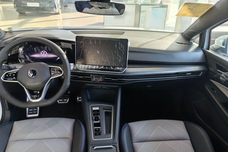 大众 高尔夫 2025款 300TSI R-Line中控内饰7001