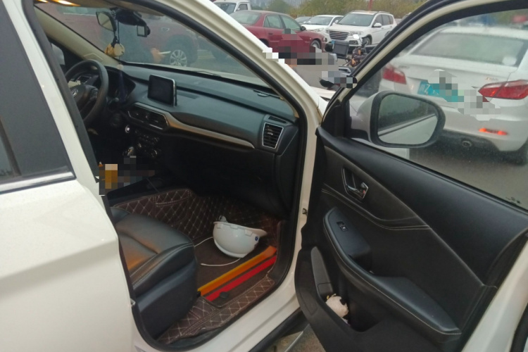 东风风光 风光S560 2018款 改款 1.8L CVT尊贵型 5座局部细节9005