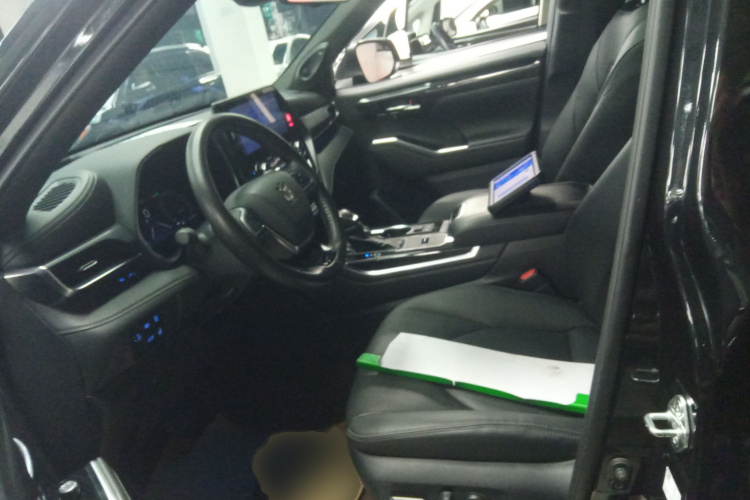 丰田 皇冠陆放 2022款 2.5L HEV四驱旗舰版局部细节19