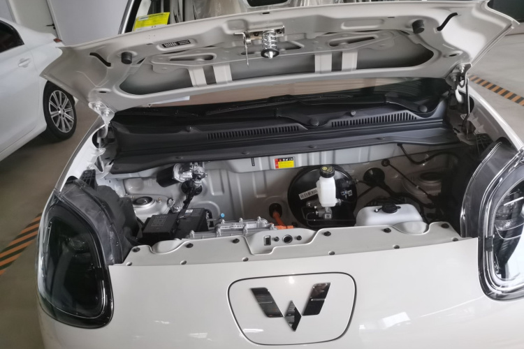 五菱汽车 宏光MINIEV 2025款 四门版 进阶款机舱底盘24