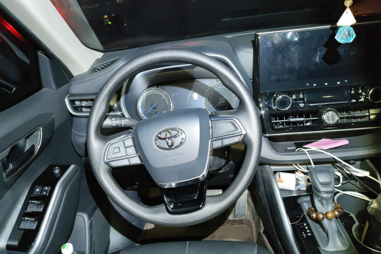 丰田 汉兰达 2023款 2.5L智能电混双擎四驱精英版 7座中控内饰13