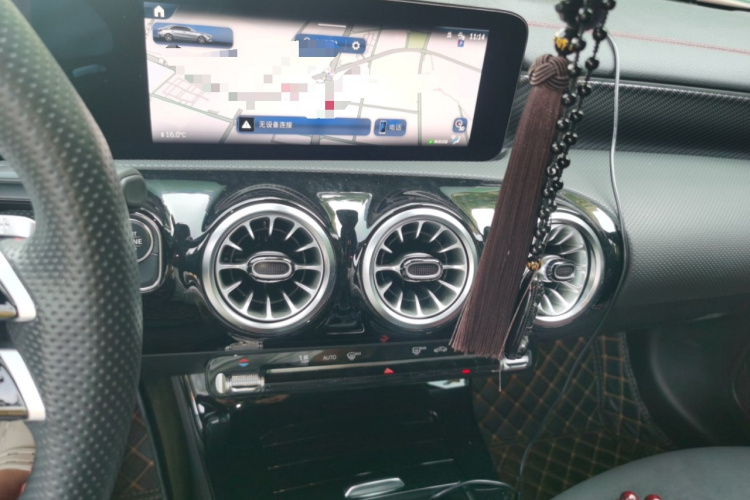 奔驰A级 2023款 A 200 L 时尚型局部细节16