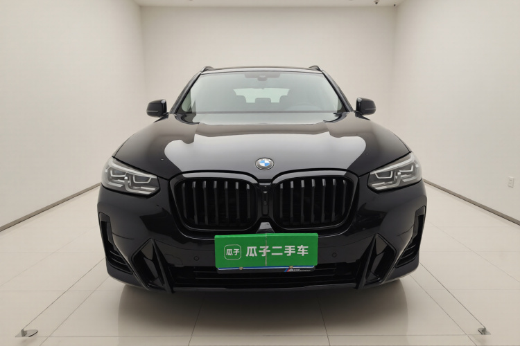 宝马X3 2022款 改款二 xDrive30i 领先型 M曜夜套装车身外观2