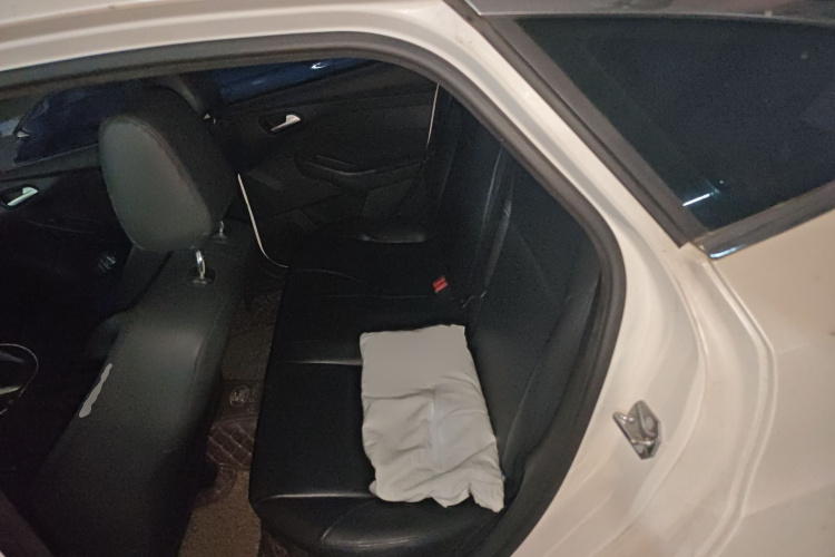 福特 福克斯 2017款 两厢 1.6L 自动舒适型智行版中控内饰7004