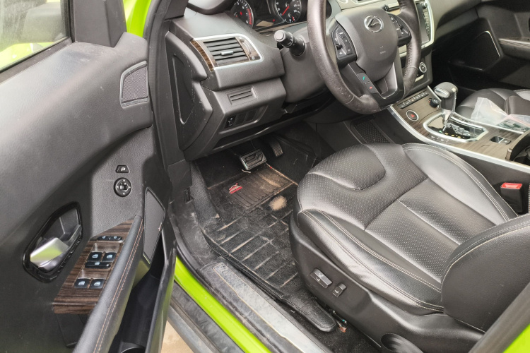 陆风X7 2015款 2.0T 全景尊贵版中控内饰7003