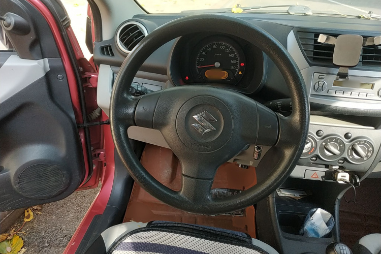 铃木 奥拓 2013款 改款 1.0L 手动舒适型中控内饰13