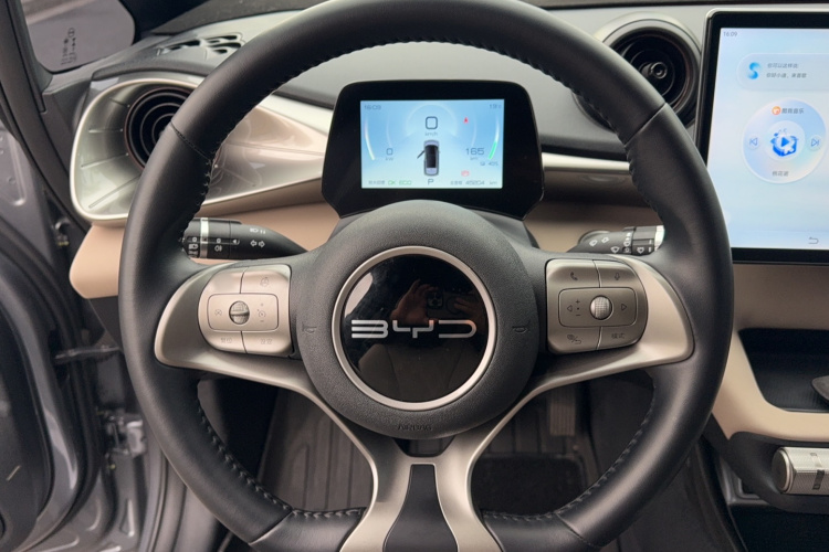 比亚迪 海豚 2023款 420km 自由版局部细节13