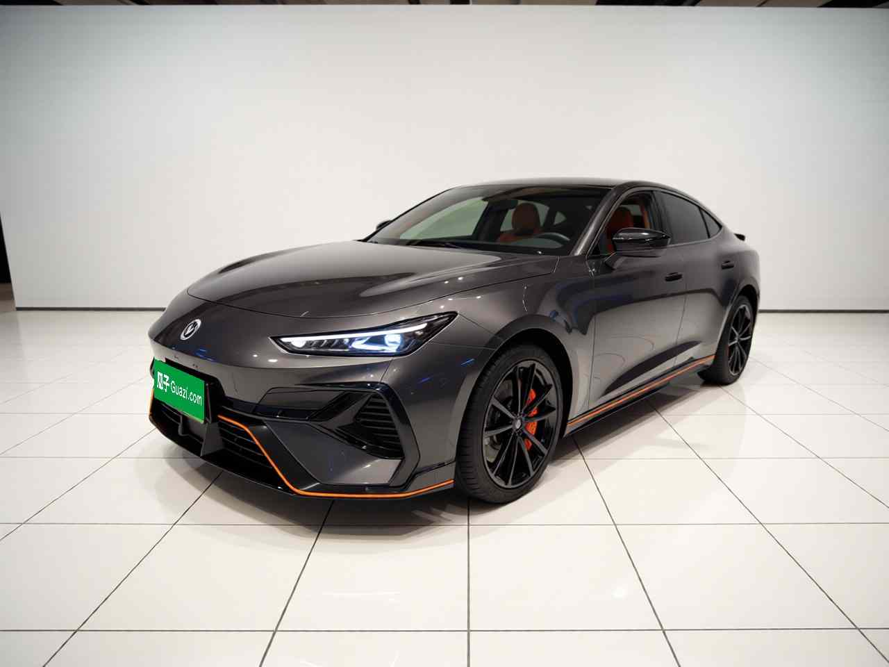 长安UNI-V 2025款 第三代 1.5T 500Bar尊贵运动型(2)