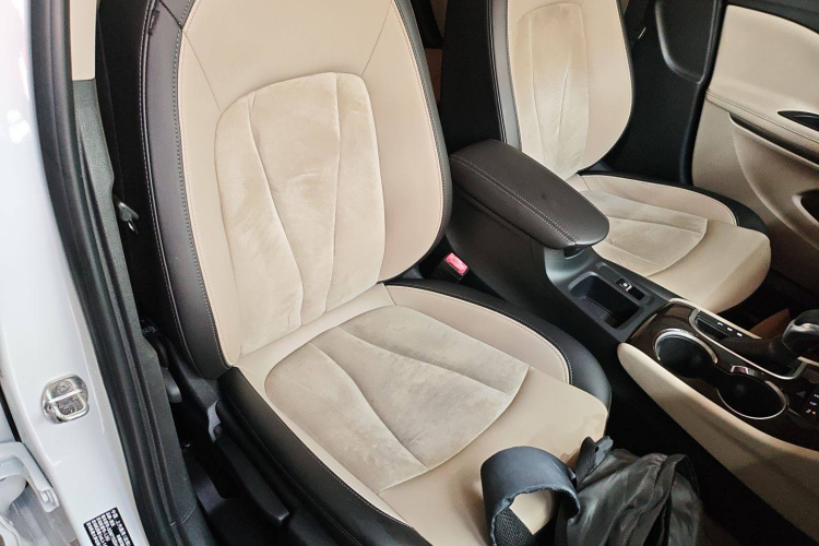 别克 威朗 2019款 三厢 15S 自动领先型中控内饰41