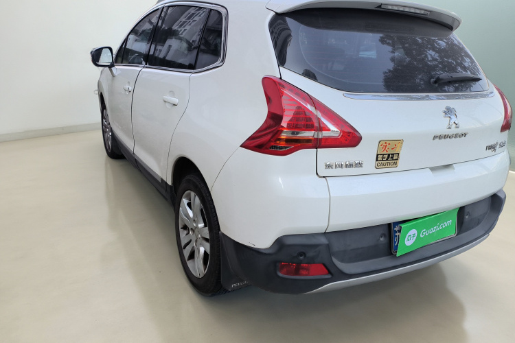 标致3008 2015款 2.0L 自动潮流版车身外观5