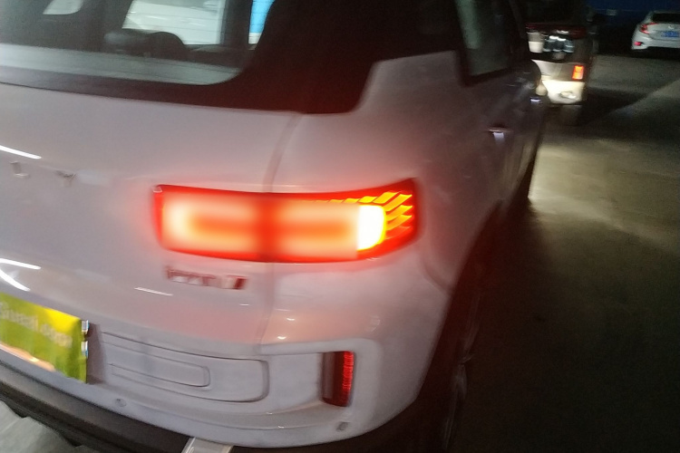 吉利汽车 吉利icon 2025款 玲珑 1.5TD 金喜版车身外观6006