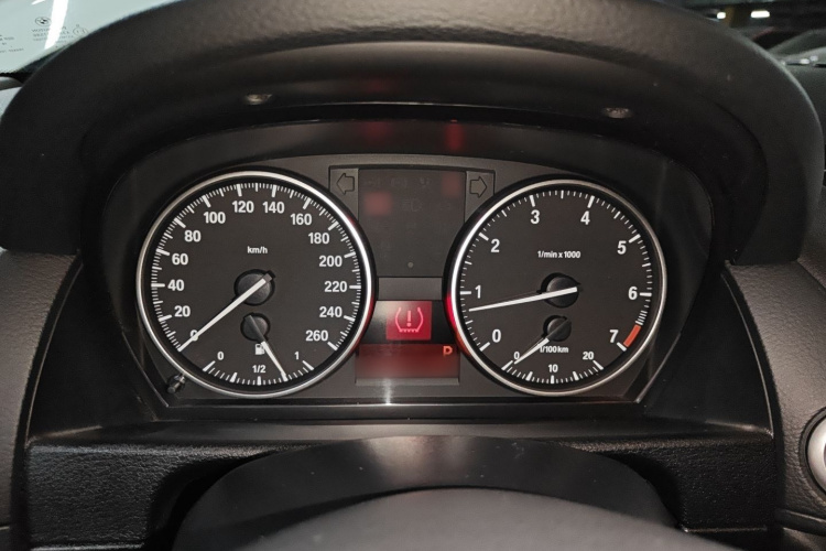 宝马X1 2013款 sDrive18i 时尚型局部细节14