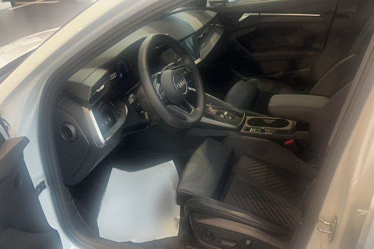 奥迪A3 2023款 改款 Sportback 35 TFSI 时尚致雅型中控内饰7005